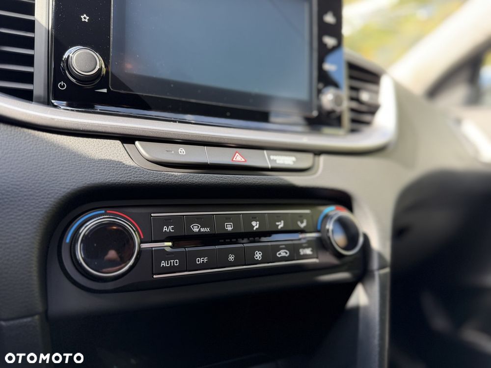 Kia Ceed 1.6 CRDi mHEV Business Line DCT - 34