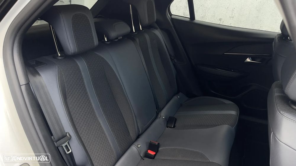 Peugeot 2008 PureTech 130 EAT8 Allure - 16
