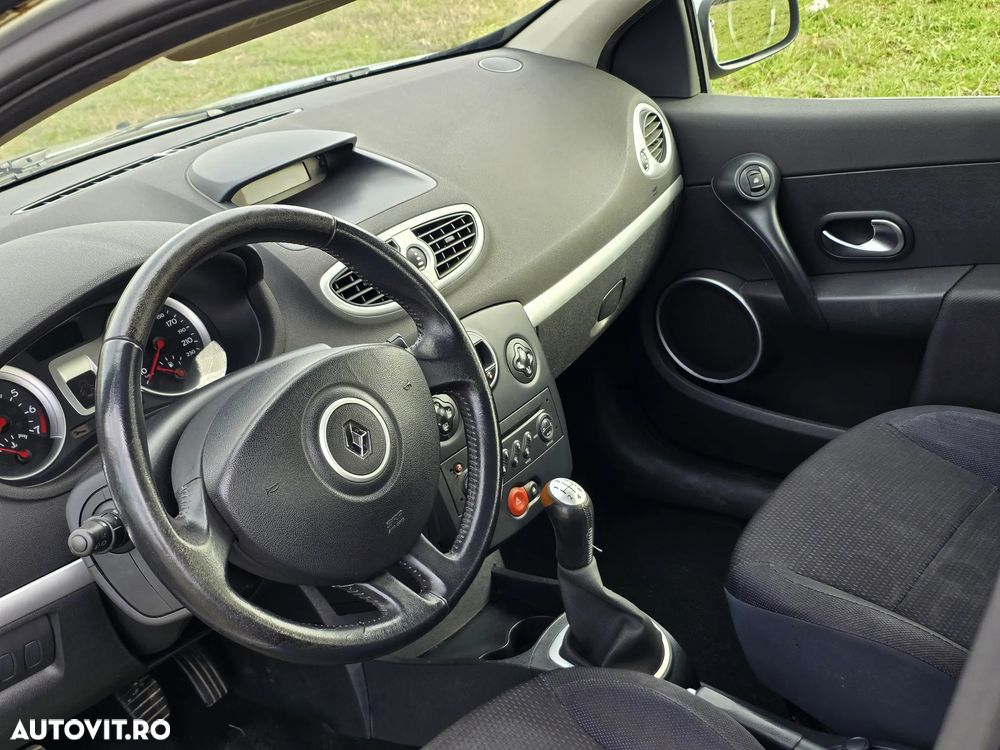 Renault Clio 1.4 Dynamique - 11