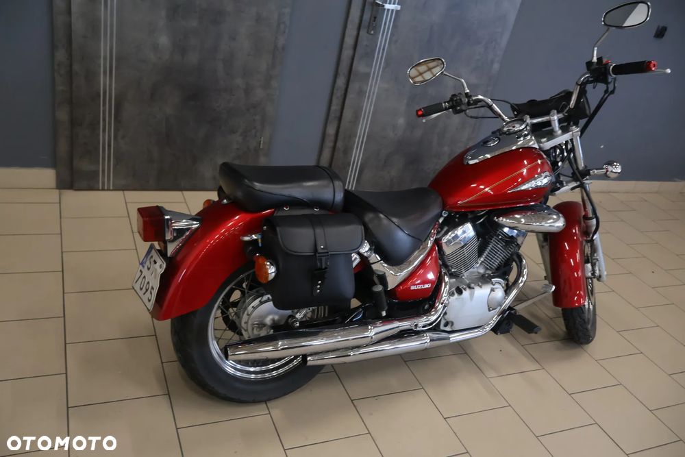 Suzuki Intruder - 3