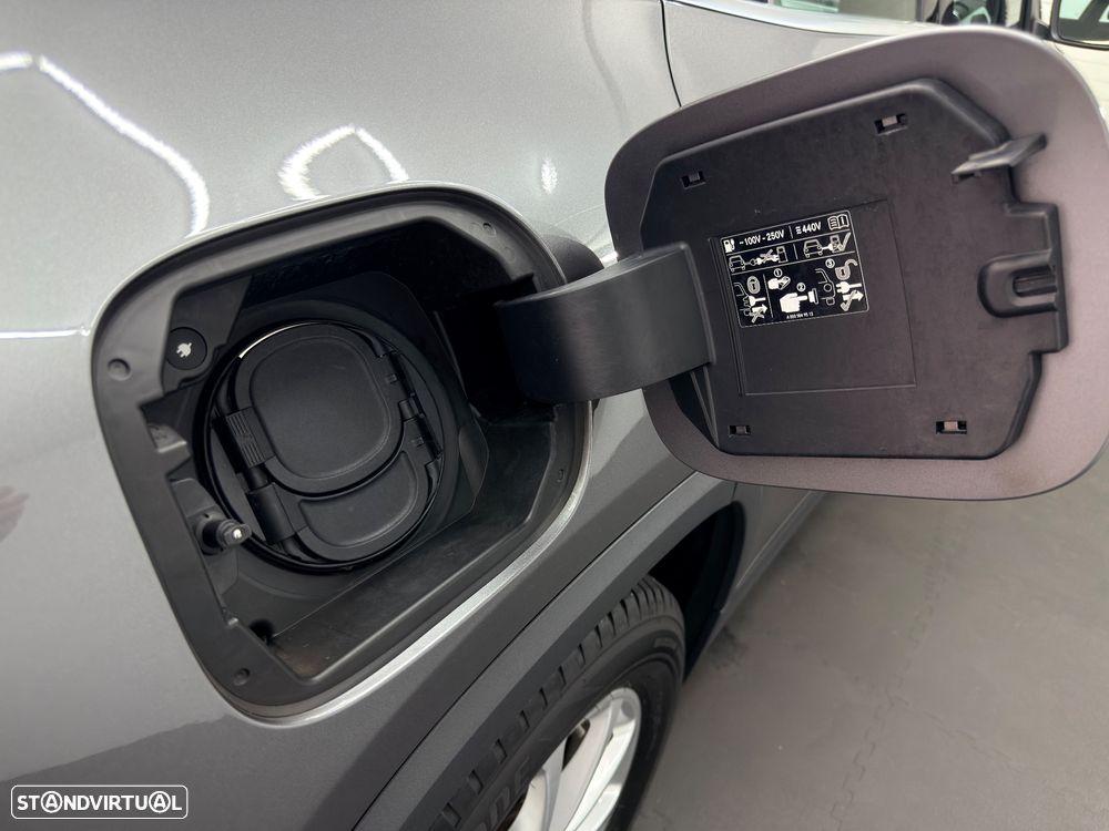 Mercedes-Benz GLA 250 e 8G-DCT Edition Progressive Line - 36