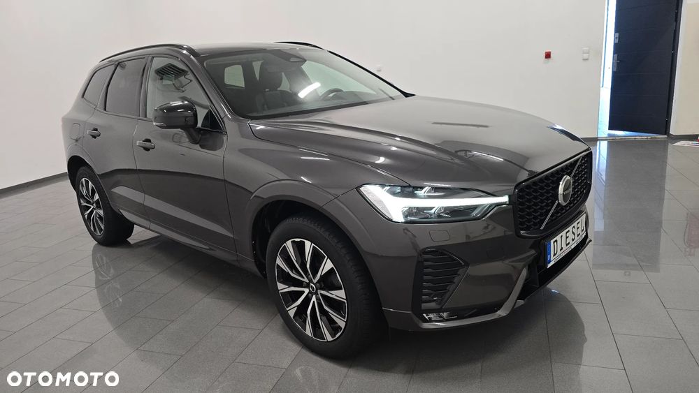 Volvo XC 60 B4 D AWD Plus Dark - 2