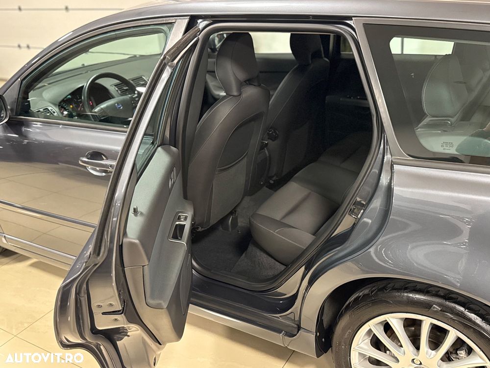 Volvo V50 2.0 D Momentum - 8