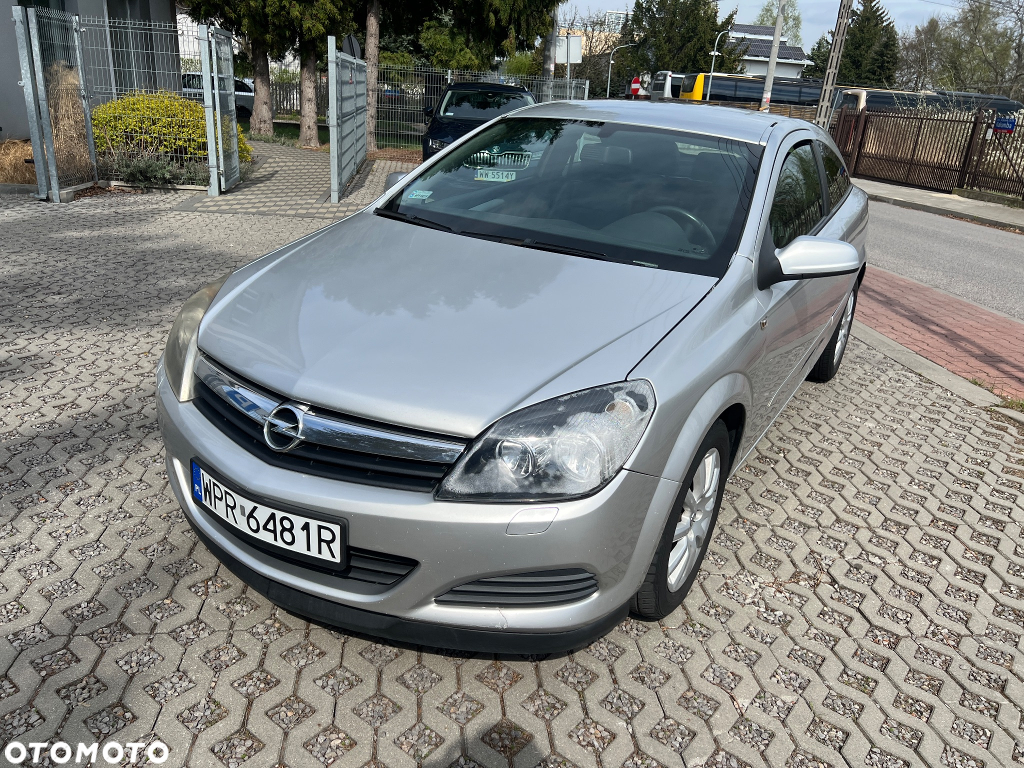 Opel Astra GTC 1.7 CDTI Sport - 2
