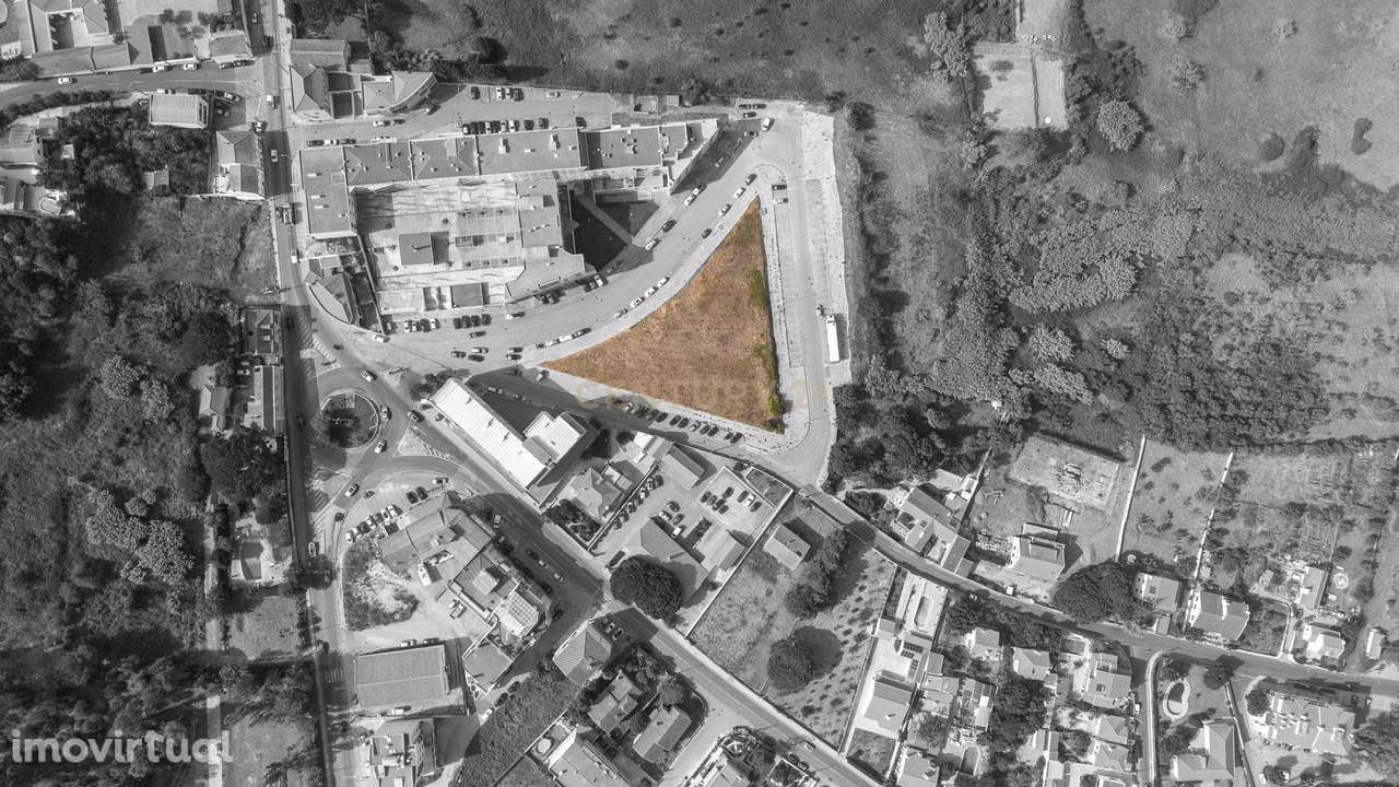 Terreno com loteamento e comunicação prévia, para construção de 45 fog - Grande imagem: 5/9