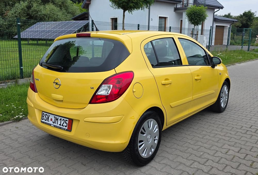 Opel Corsa 1.4 16V Innovation - 9
