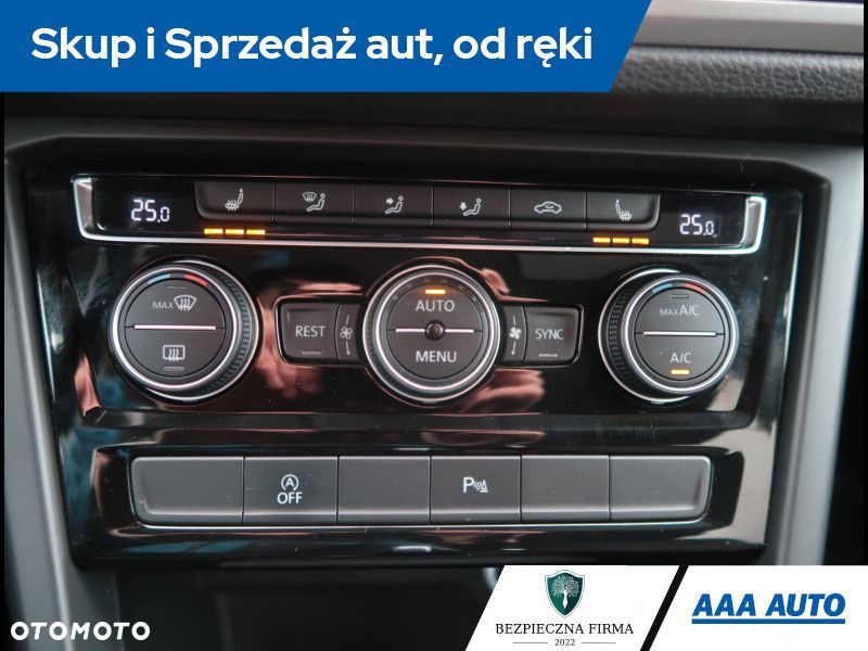 Volkswagen Touran - 14