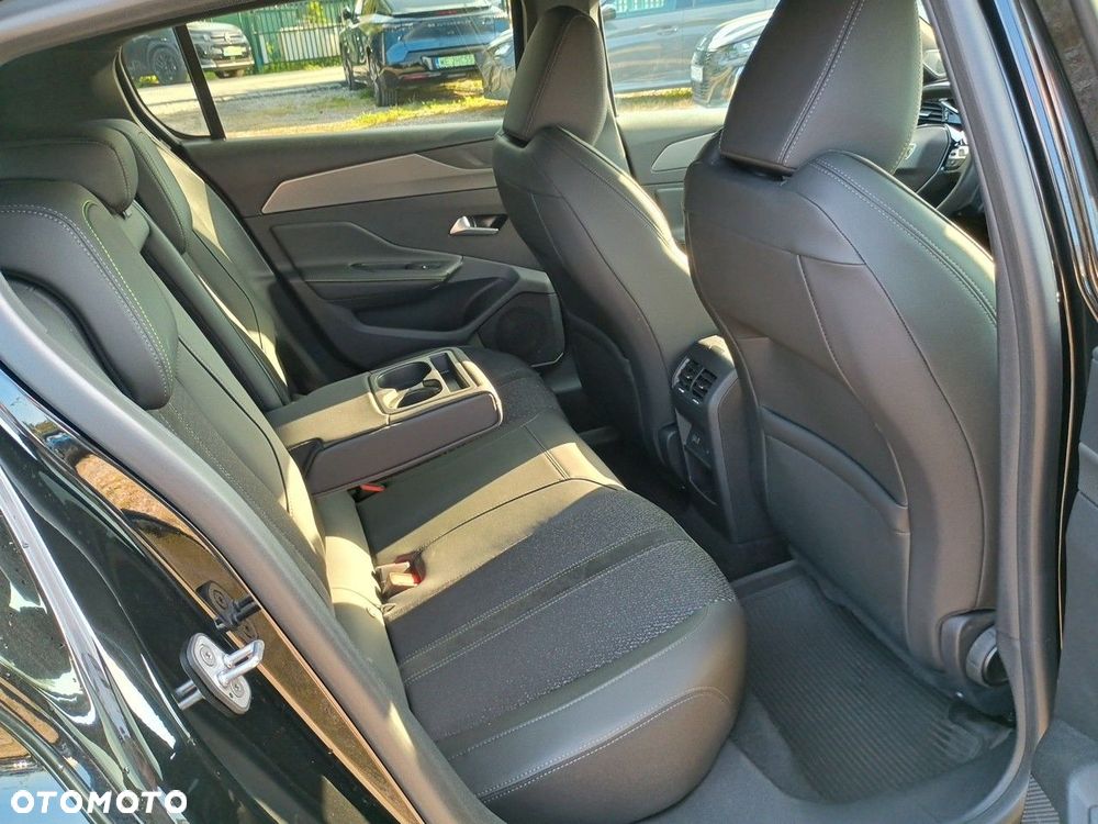 Peugeot 308 1.2 mHEV GT S&S e-DCS6 - 18