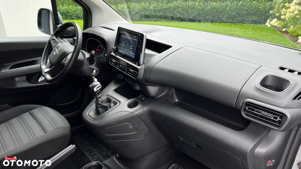 Opel Combo 1.2 Turbo Elite S&S - 21