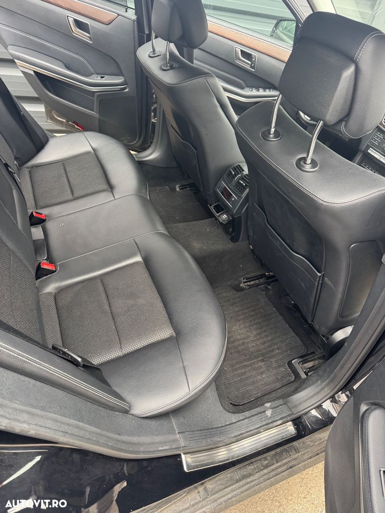 Mercedes-Benz E 300 T BlueTEC 9G-TRONIC Elegance - 9