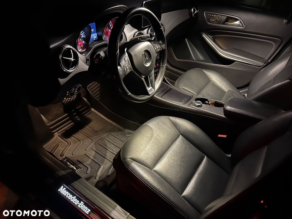 Mercedes-Benz GLA 250 4Matic 7G-DCT AMG Line - 34