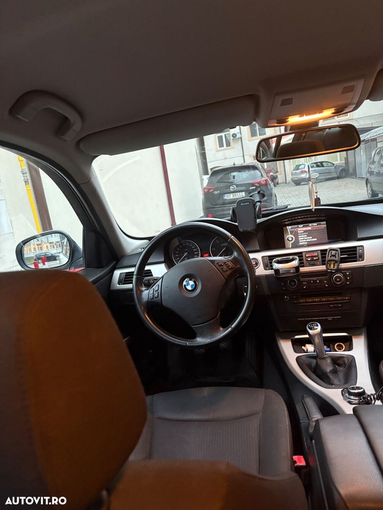 BMW Seria 3 318d - 13