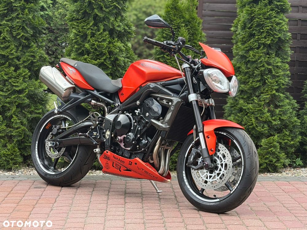 Triumph Street Triple - 1