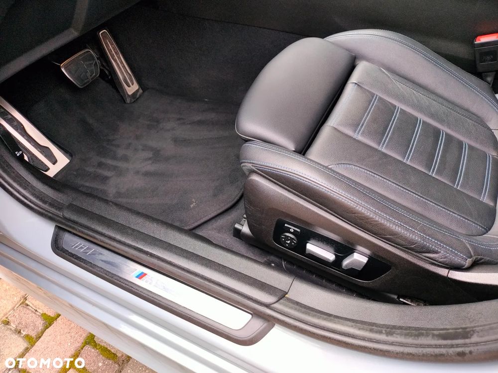 BMW Seria 3 330e M Sport - 18