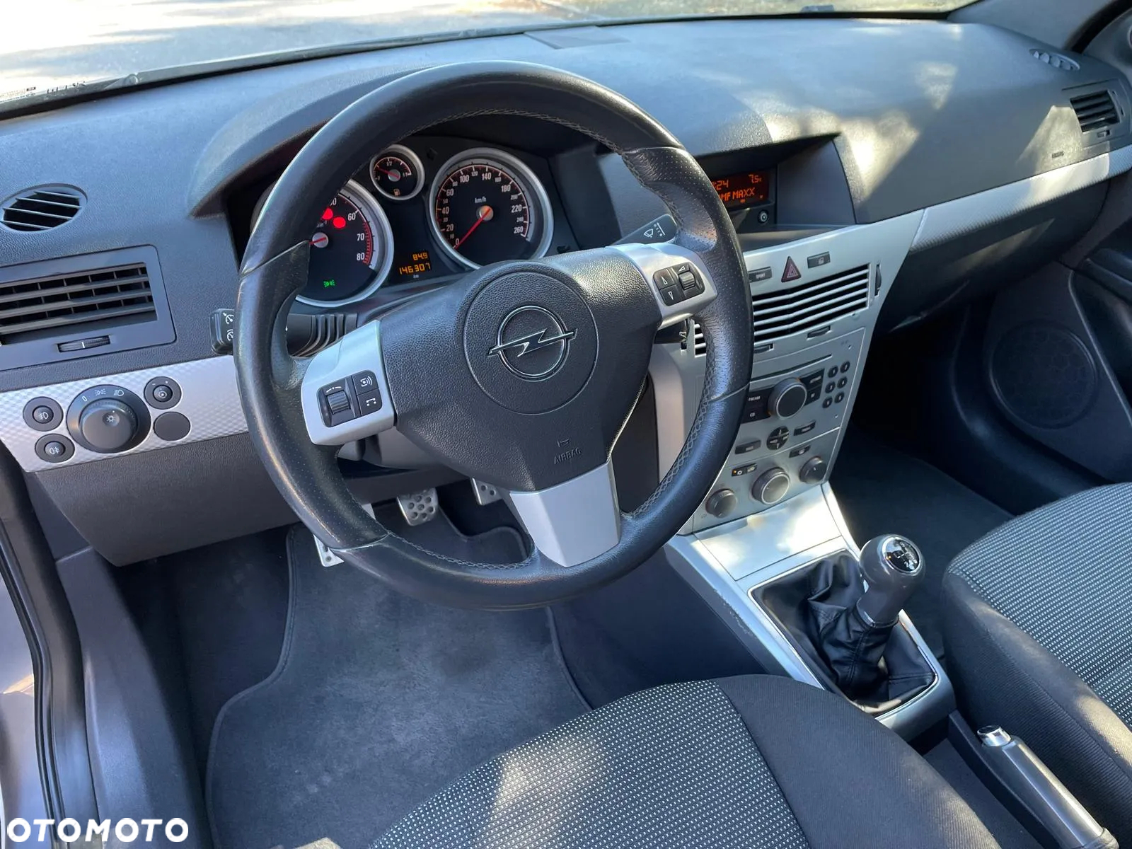 Opel Astra GTC 2.0 Turbo Sport - 13