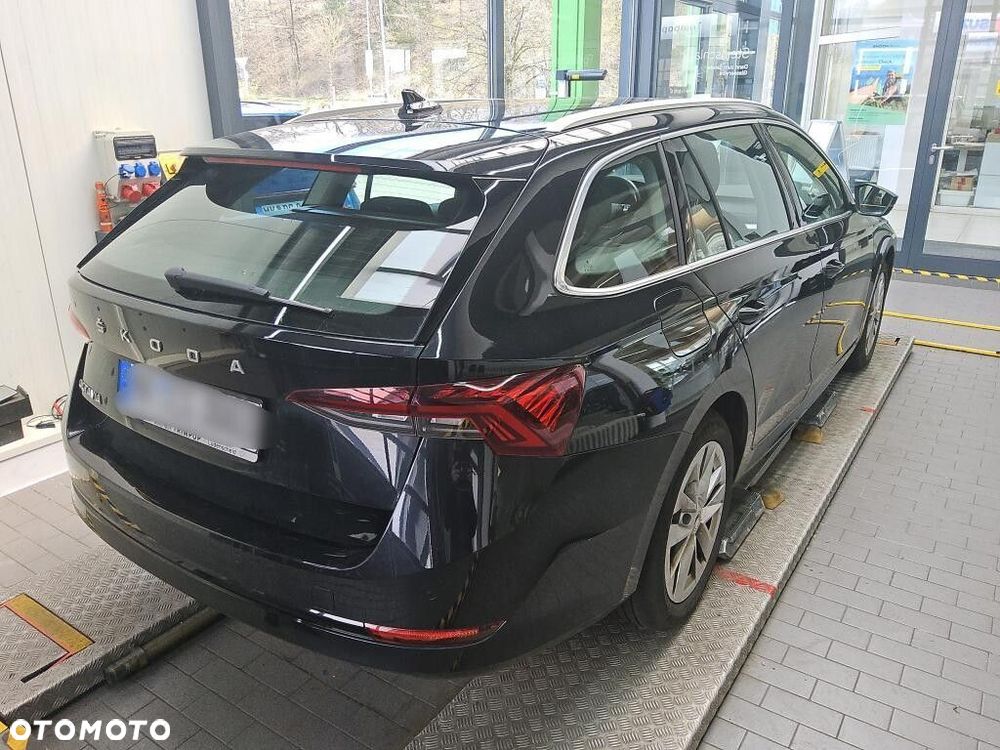 Skoda Octavia 2.0 TDI Style DSG - 4
