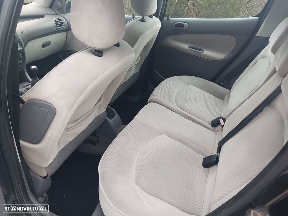 Peugeot 206 1.1 Black & Silver - 28