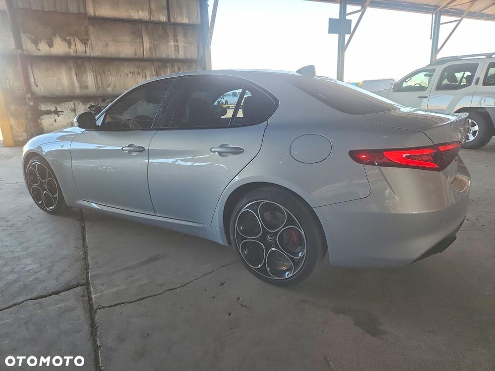 Alfa Romeo Giulia - 2