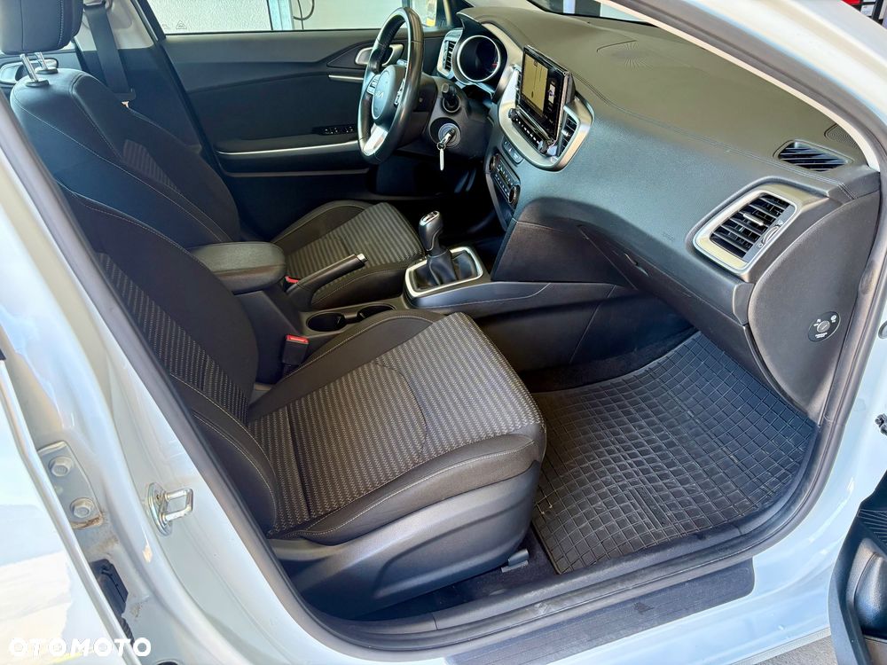 Kia Ceed 1.5 T-GDI M - 15