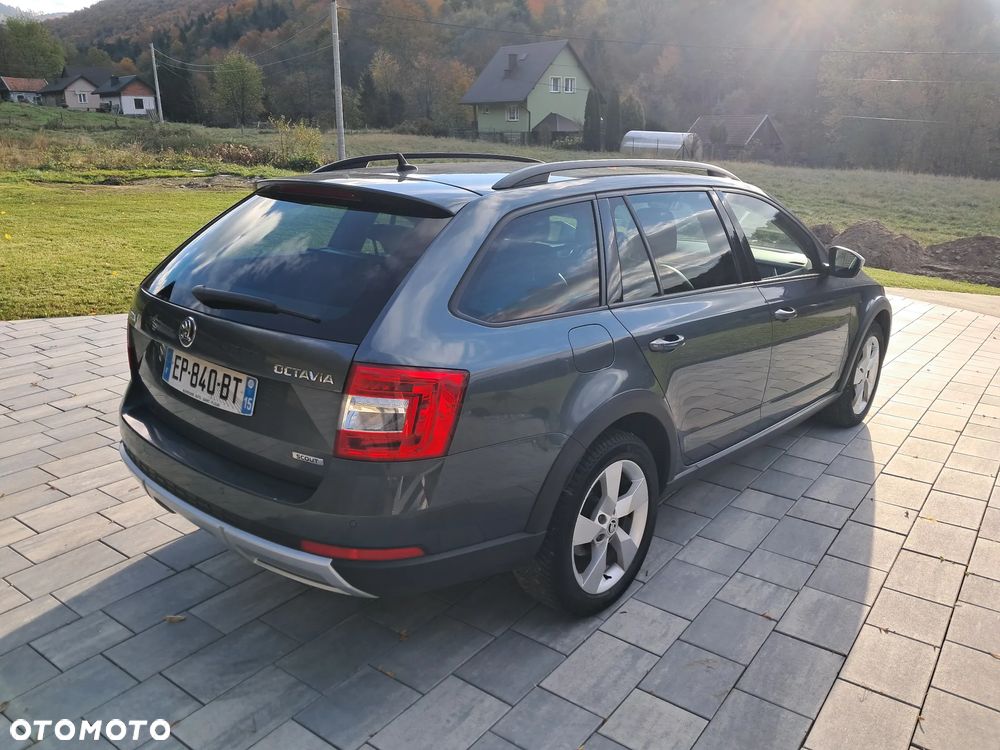 Skoda Octavia Combi 2.0 TDI 4x4 DSG Scout - 8