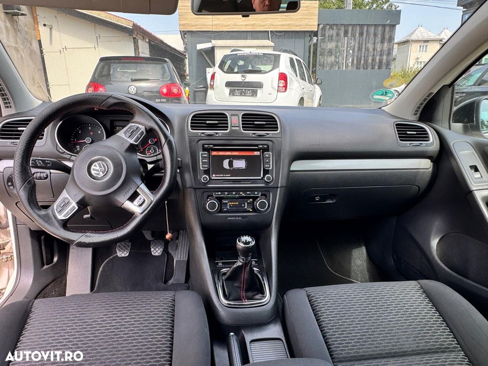 Volkswagen Golf - 8