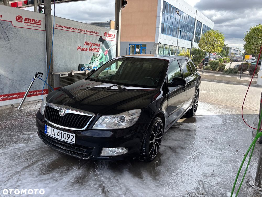 Skoda Octavia 2.0 TDI DSG Ambiente - 1