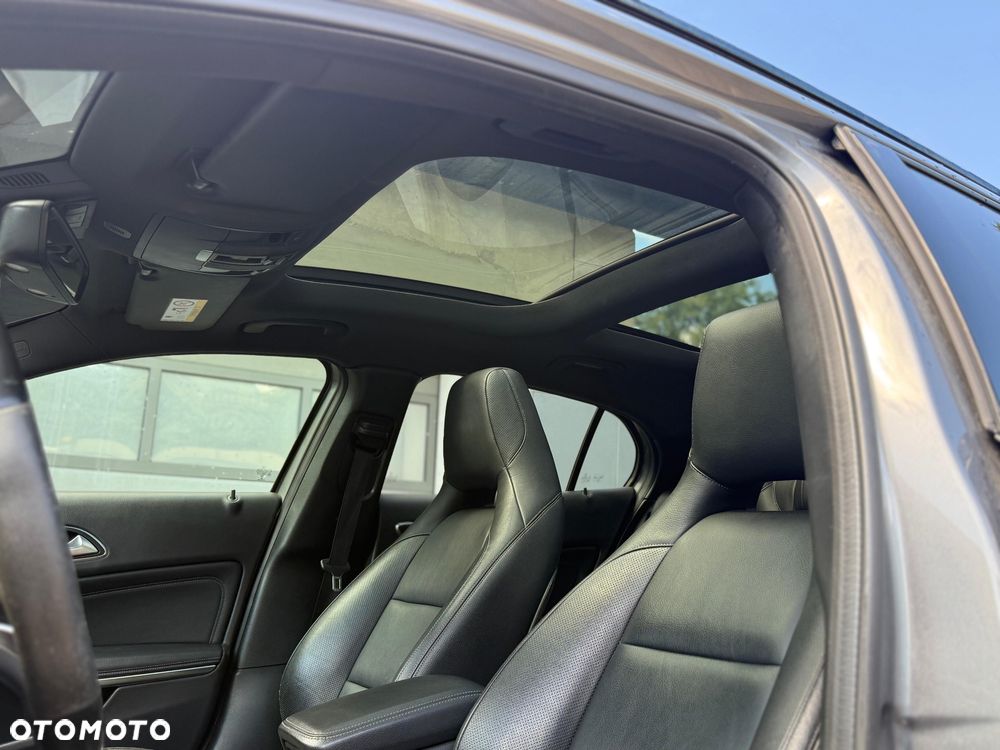 Mercedes-Benz GLA - 8