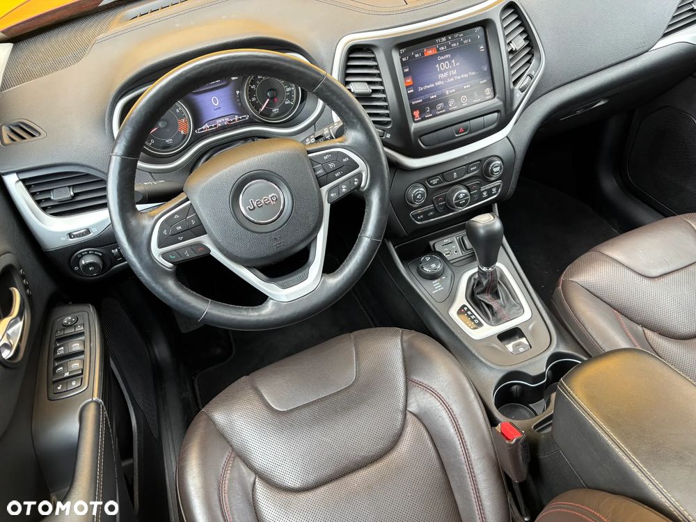 Jeep Cherokee - 25
