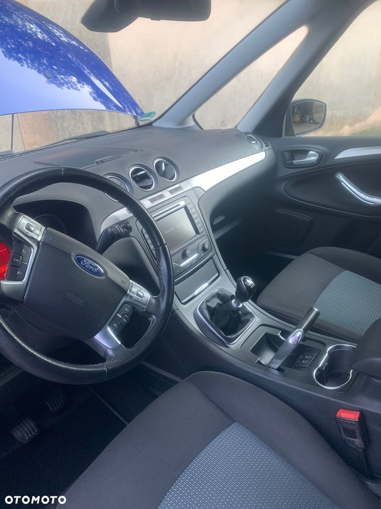 Ford Galaxy - 24