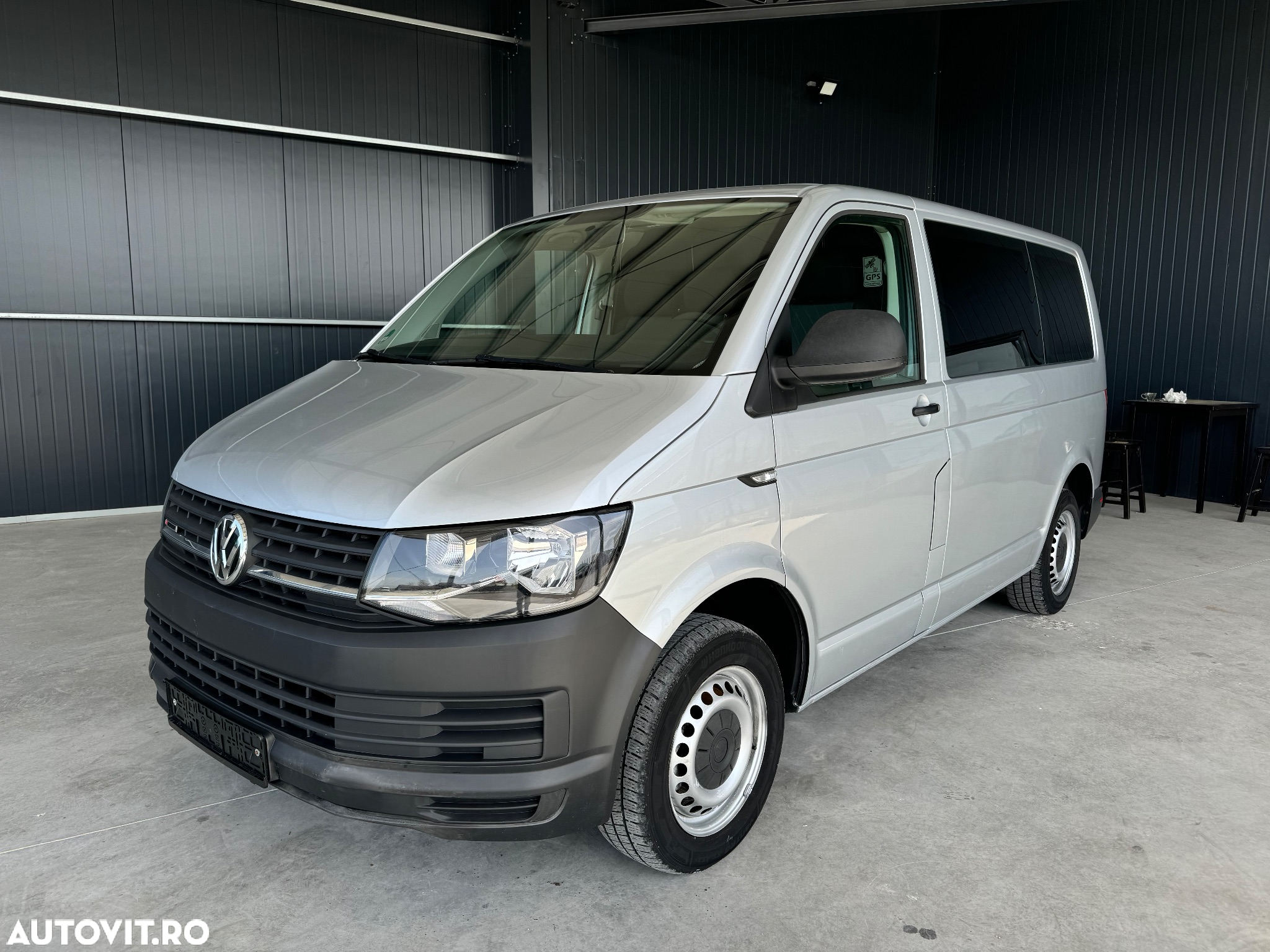 Volkswagen Transporter - 2