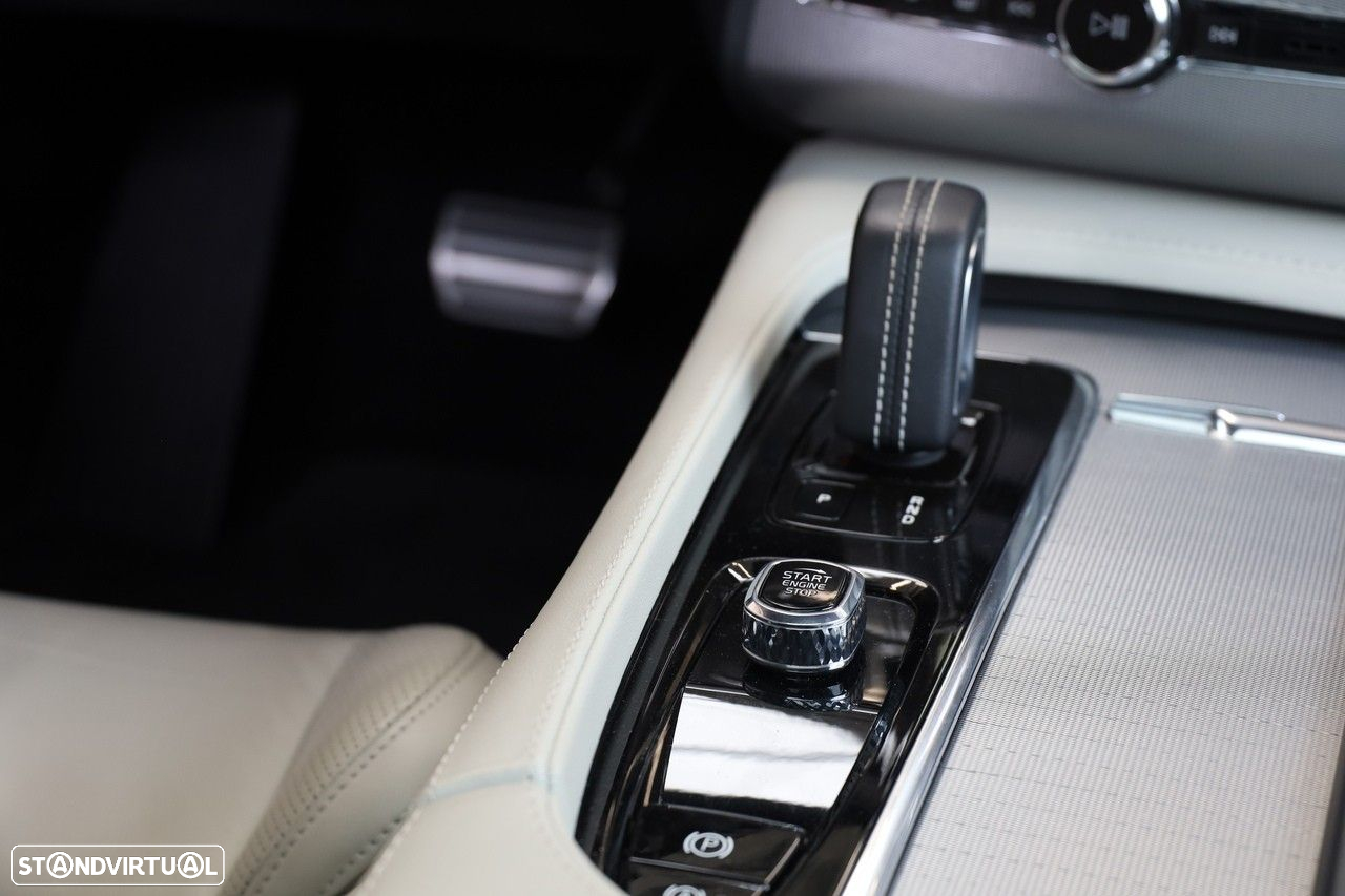 Volvo XC 90 - 21