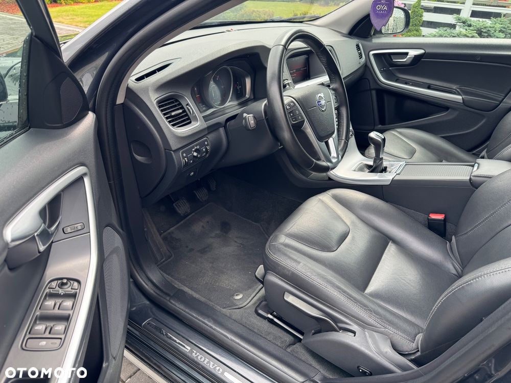 Volvo V60 Cross Country D3 Momentum - 4