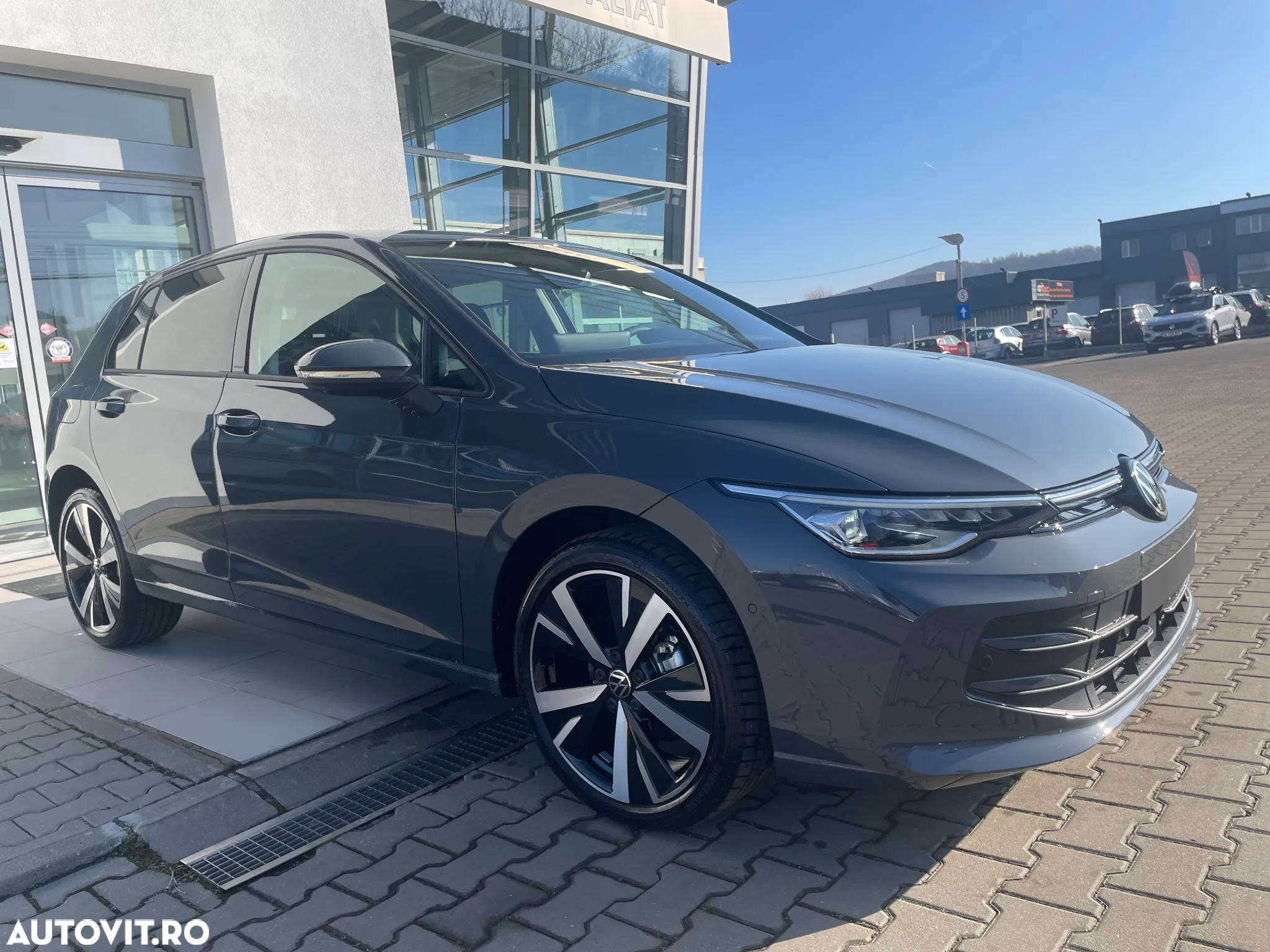 Volkswagen Golf 2.0 TDI DSG Life - 2