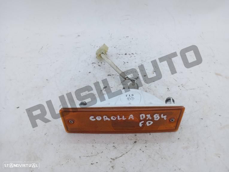 Farolim De Pisca Frente Direito  Toyota Corolla Vi (e90) [1987_ - 1