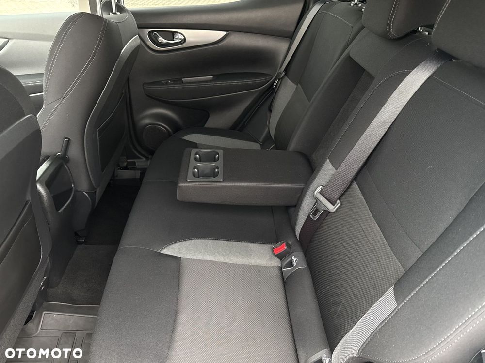 Nissan Qashqai 1.6 DIG-T N-Connecta - 12