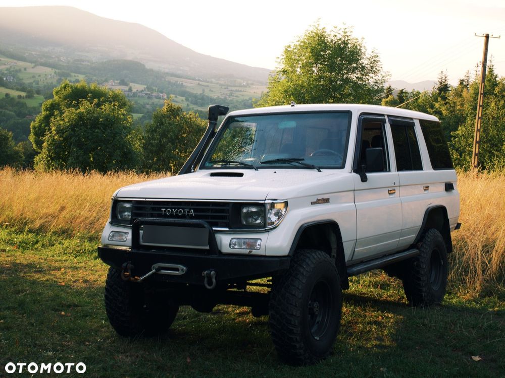 Toyota Land Cruiser - 1