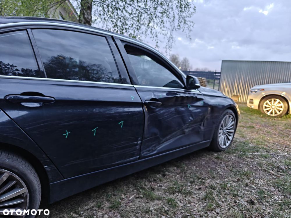 BMW Seria 3 328i xDrive Sport Line - 12