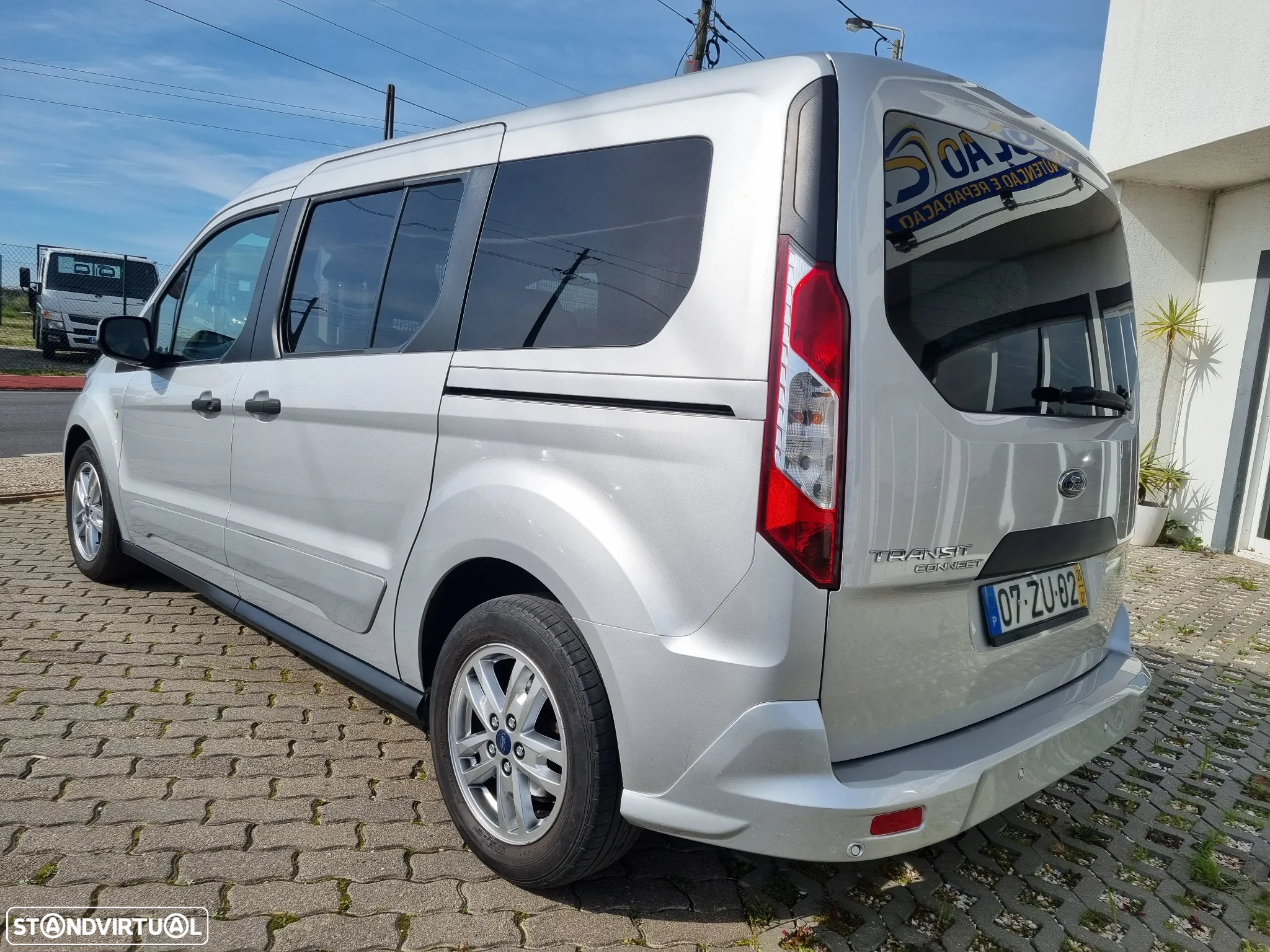 Ford Tourneo Connect Grand 1.5 TDCi Active - 4