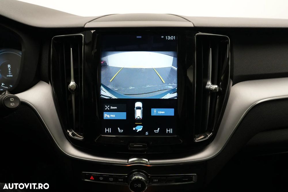 Volvo XC 60 T8 Twin Engine AWD Momentum Pro - 22