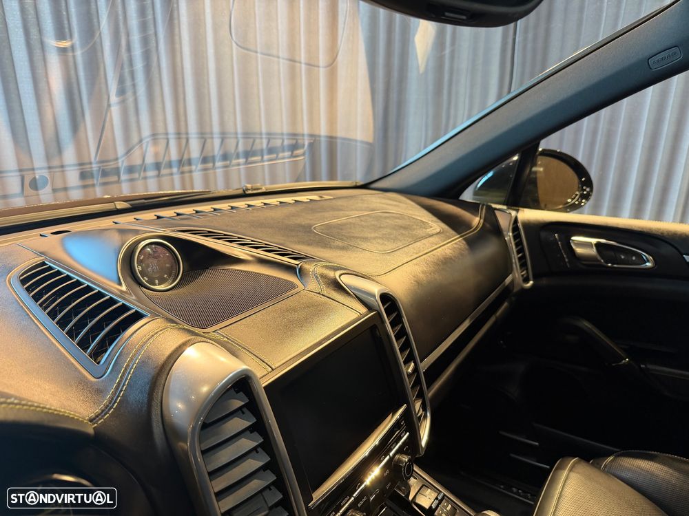 Porsche Cayenne S E-Hybrid Platinum Edition - 55