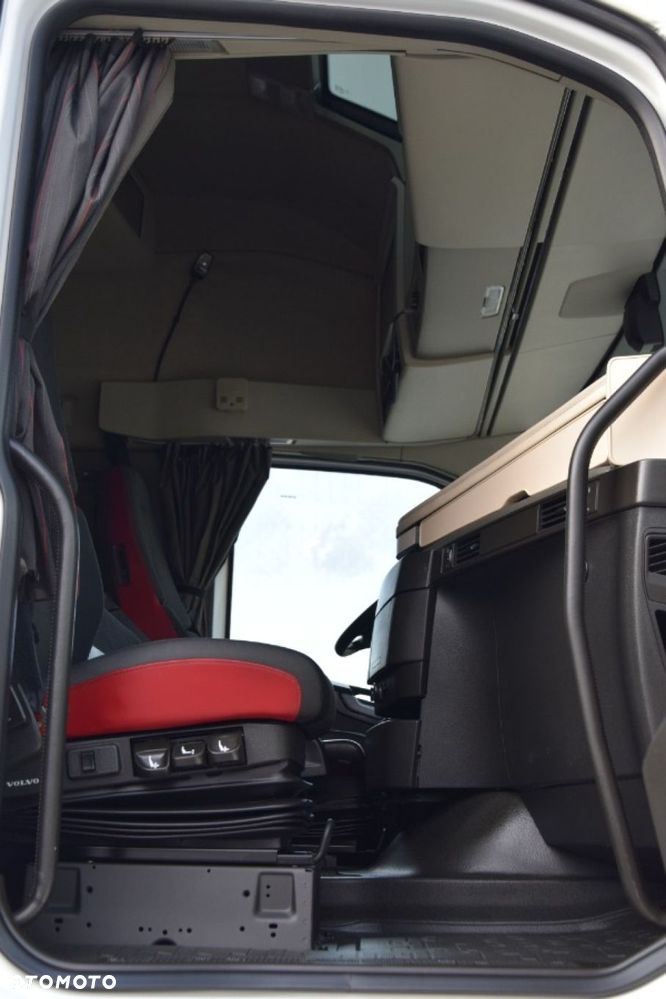 Volvo FH 500 Globetrotter XL - 34