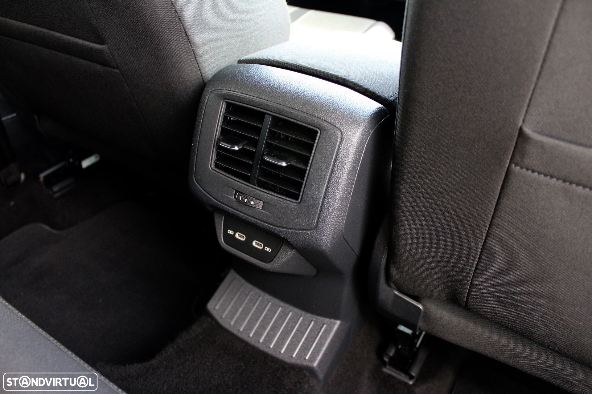 VW T-Roc 1.5 TSI Life DSG - 15