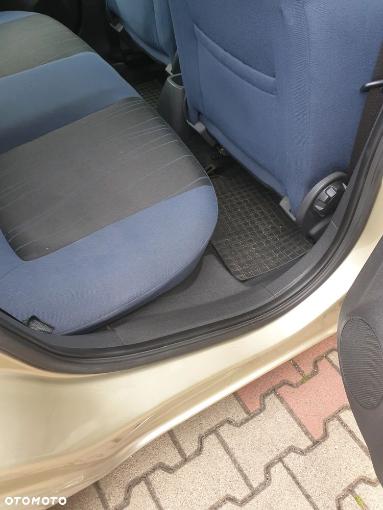 Opel Corsa 1.2 16V Enjoy - 15