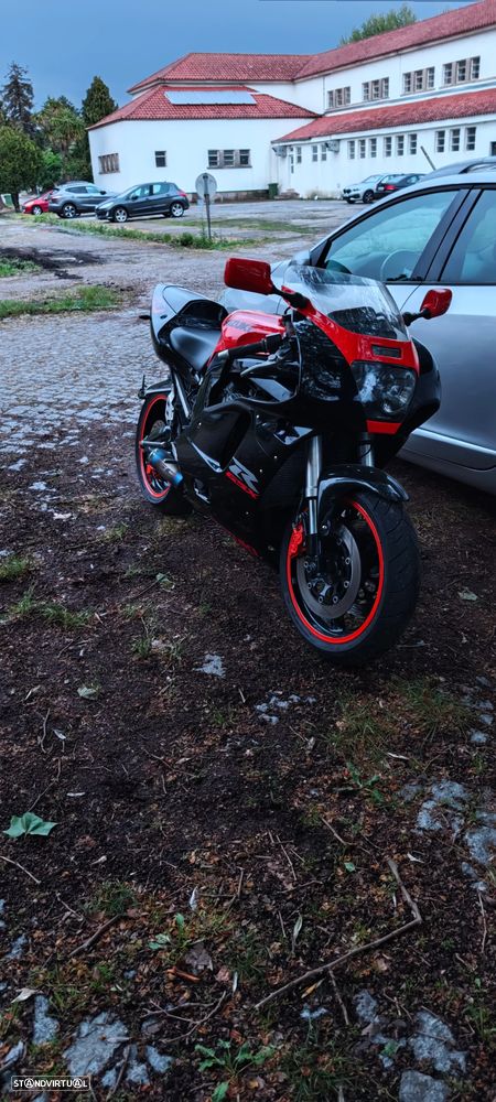 Suzuki GSX-R - 3