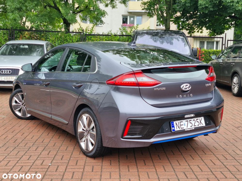 Hyundai IONIQ Hybrid Business - 11