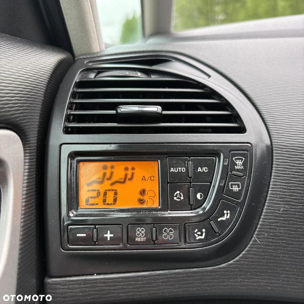 Citroën C4 Picasso 1.6 HDi Attraction - 11