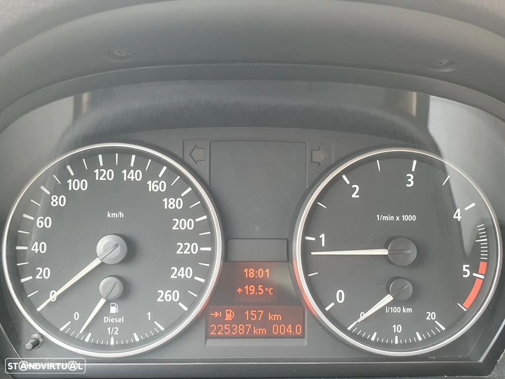 BMW 320 d Exclusive - 7