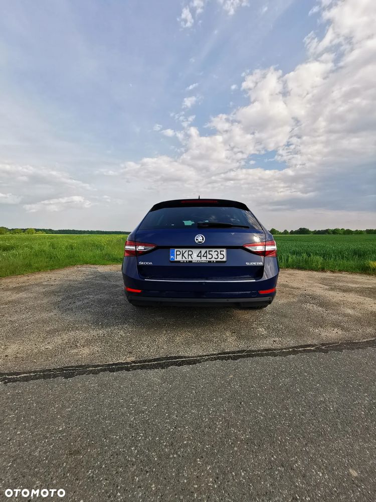 Skoda Superb 2.0 TDI L&K - 8