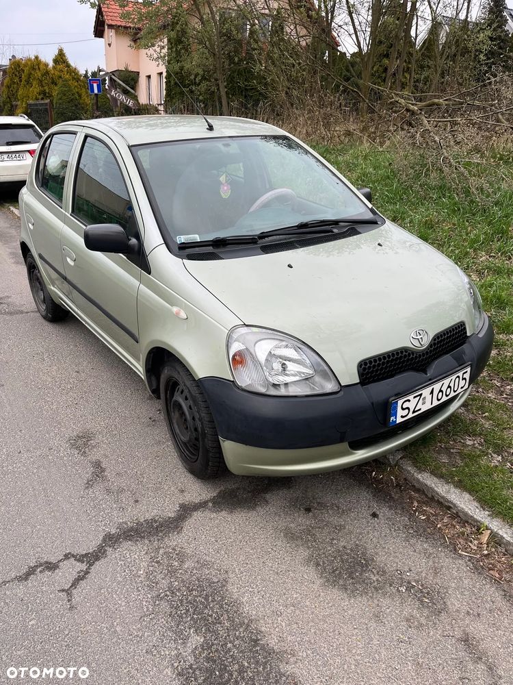 Toyota Yaris 1.0 Base - 2