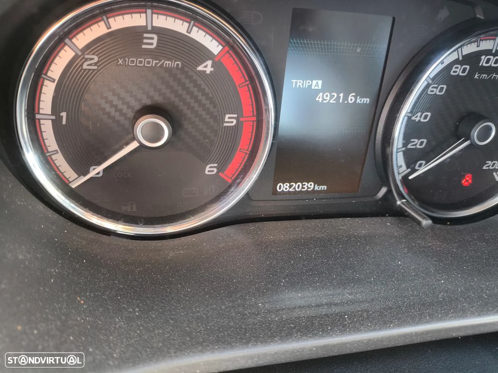 Mitsubishi L200 2.3 DI-D CD Invite Strakar Look 2WD - 5
